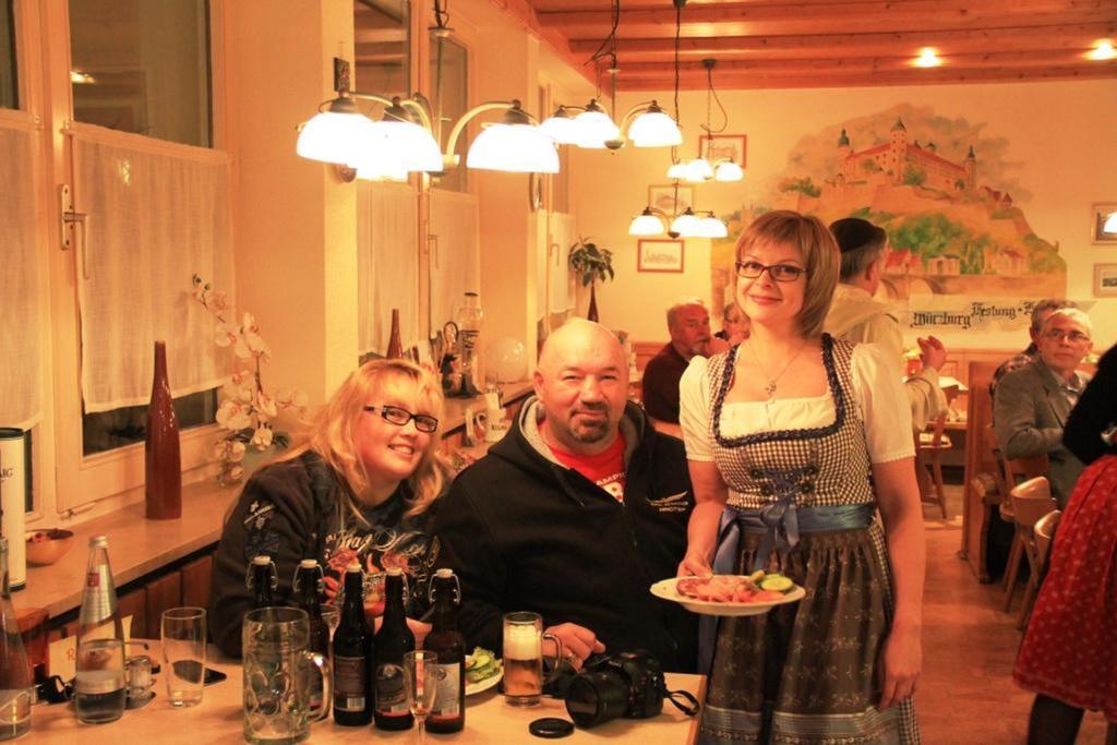Landgasthof Frankentor Wasserlosen Екстериор снимка